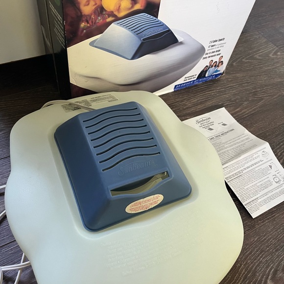 Sunbeam Safty Glo 2 gallon Vintage Impeller Humidifier - Glows in the dark - Picture 6 of 6